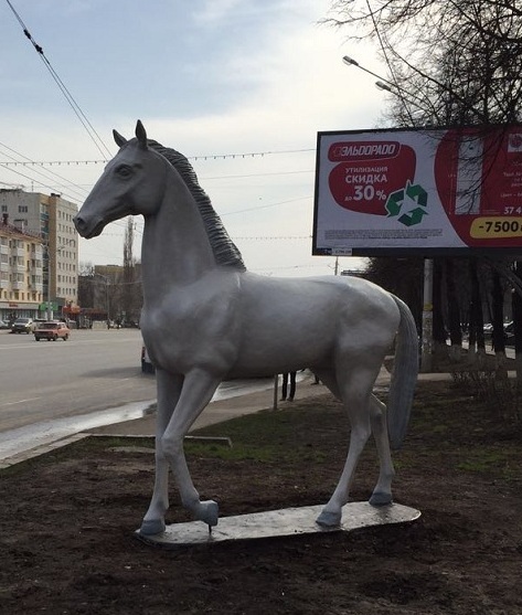 скульптура лошади окт
